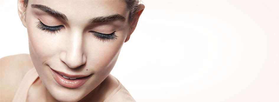 Learn how Mary Kay® Eyeliner can help you create an everyday look or a more dramatic look.