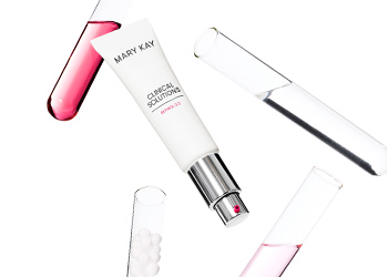 Retinol_03 Product and test tubes with pink liquid floating